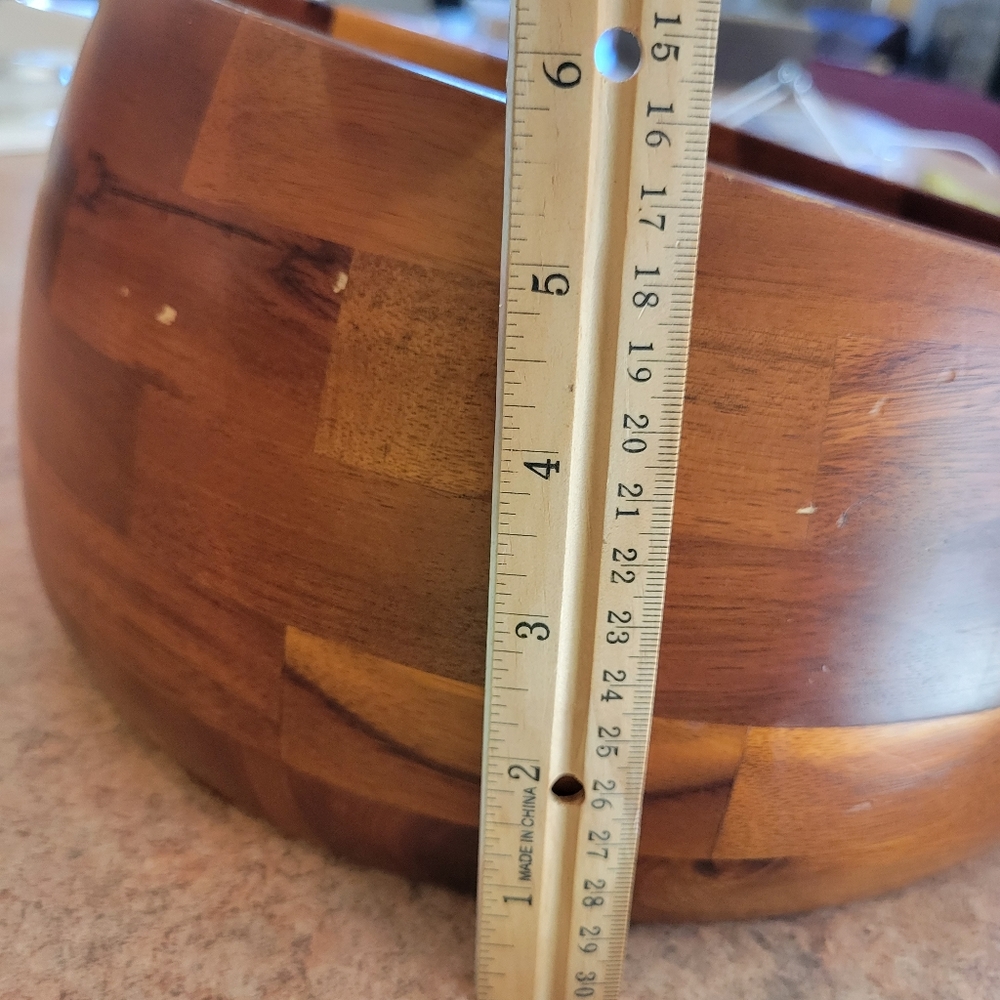 Large Wood Bowl ~ Michael Graves Design ~ Large Wooden Salad/Chip Bowl - Picture 15 of 16